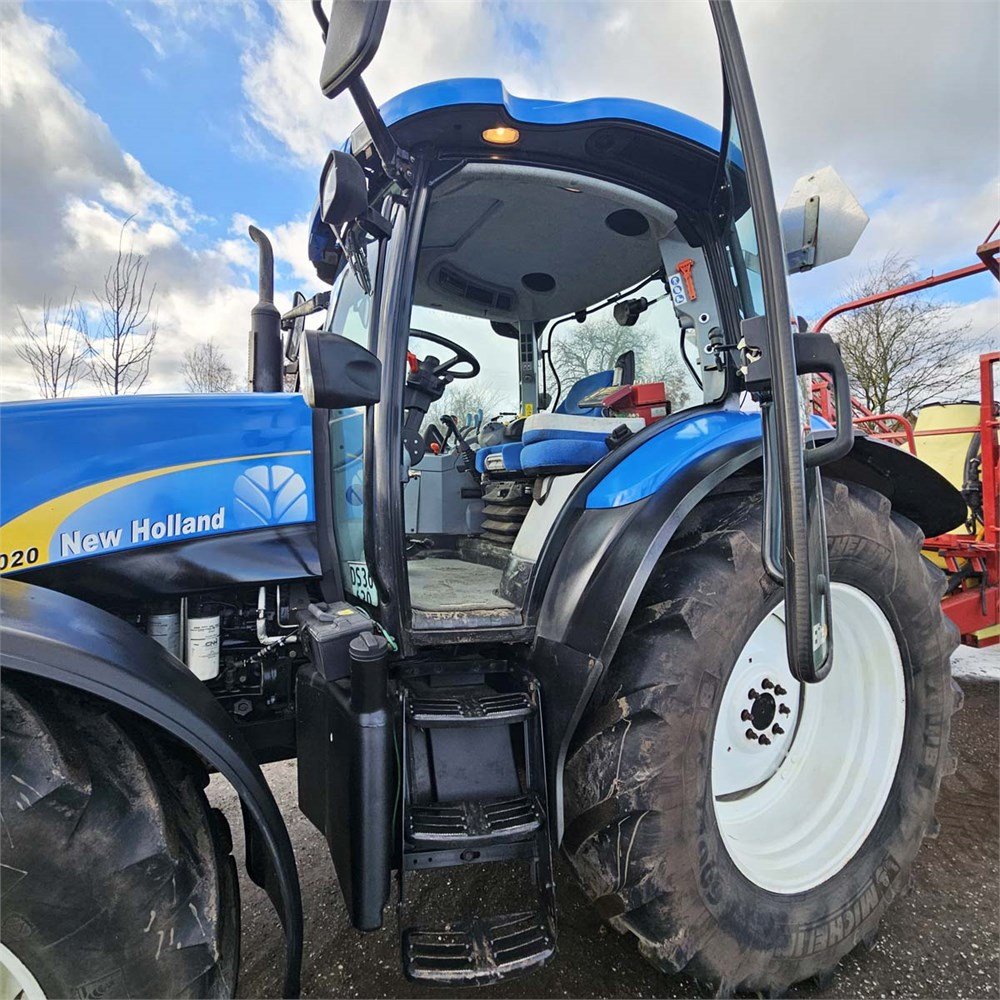 NEW HOLLAND T6020 6 new holland t6020 – 112 ch – 2010 – 2612 h
