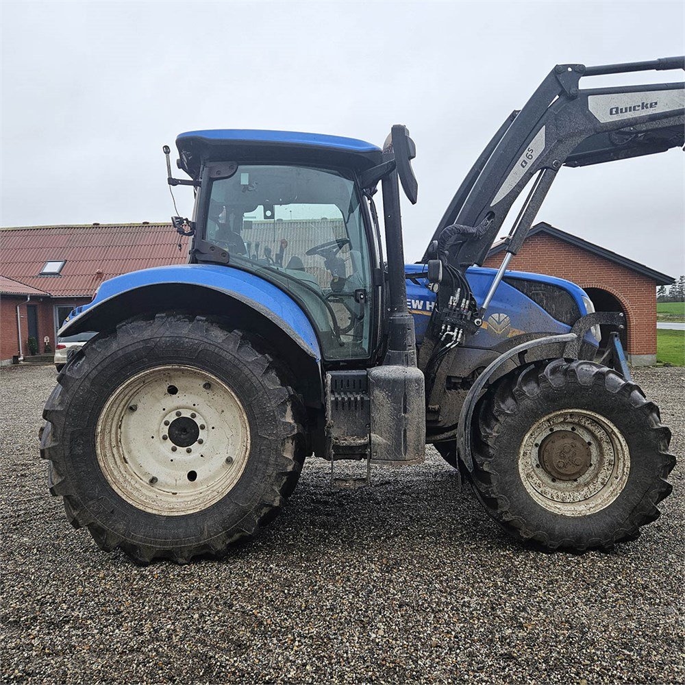 NEW HOLLAND T7.175 E1 3 new holland t7.175 e1 – 155 ch – 2018 – 4 658 h