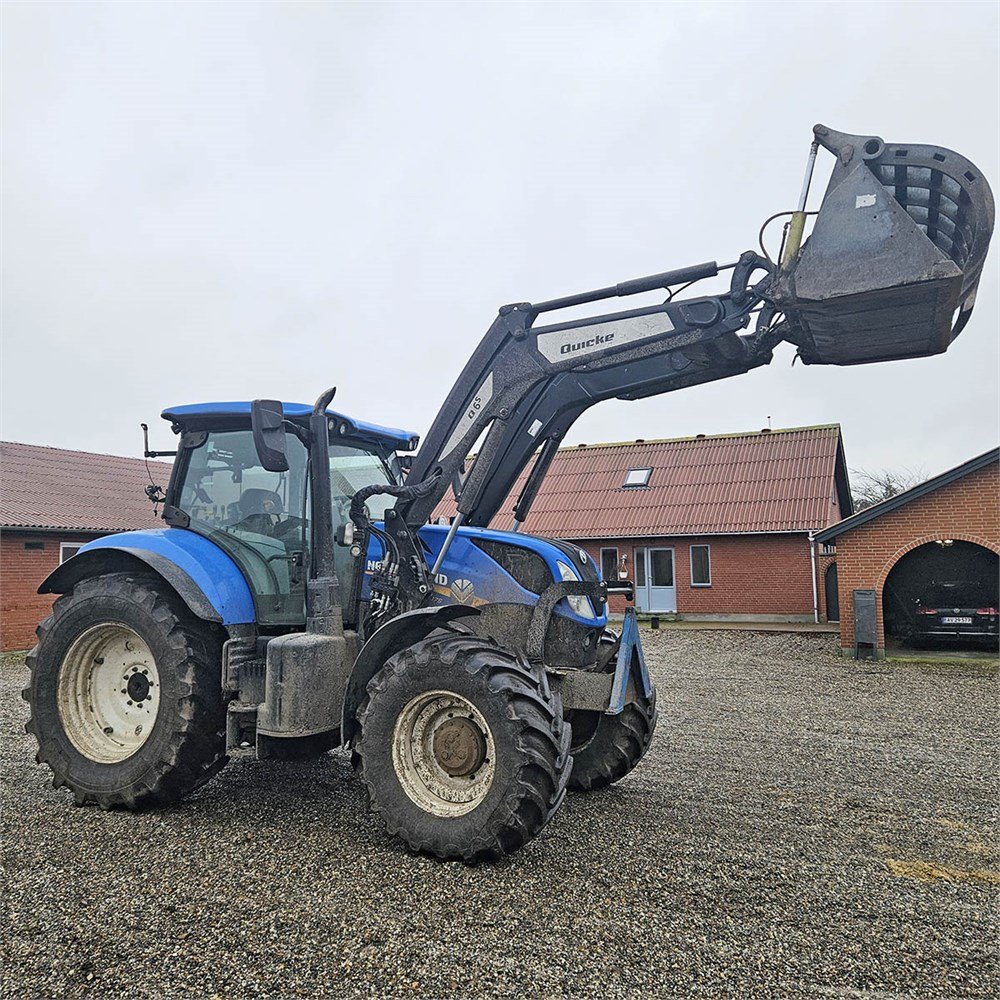 NEW HOLLAND T7.175 E1 4 new holland t7.175 e1 – 155 ch – 2018 – 4 658 h