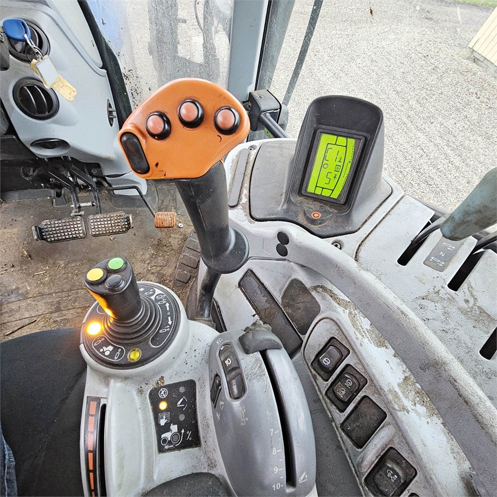 NEW HOLLAND T7.175 E1 8 new holland t7.175 e1 – 155 ch – 2018 – 4 658 h