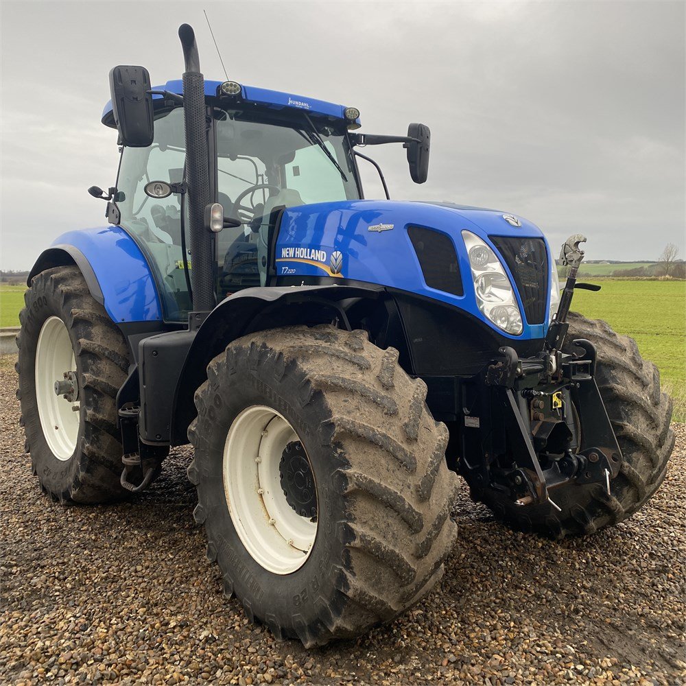NEW HOLLAND T7.220 1 new holland t7.220 – 167 ch – 2013 – 6 308 h