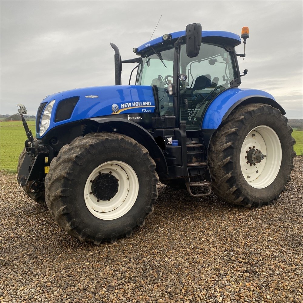 new holland t7.220 – 167 ch – 2013 – 6 308 h