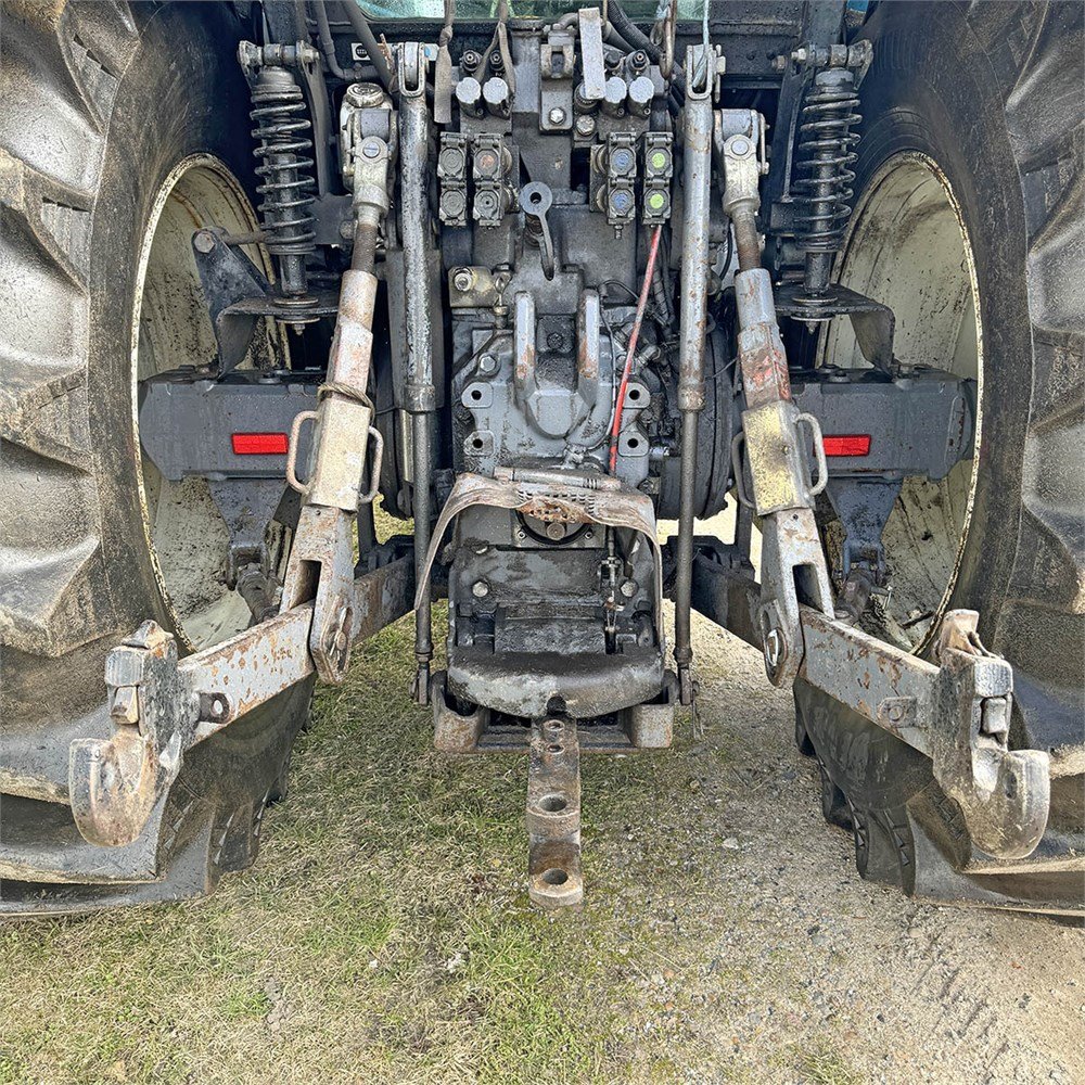 NEW HOLLAND TM135 12 new holland tm135 – 136 ch – 2001 – 8 946 h – chargeur frontal