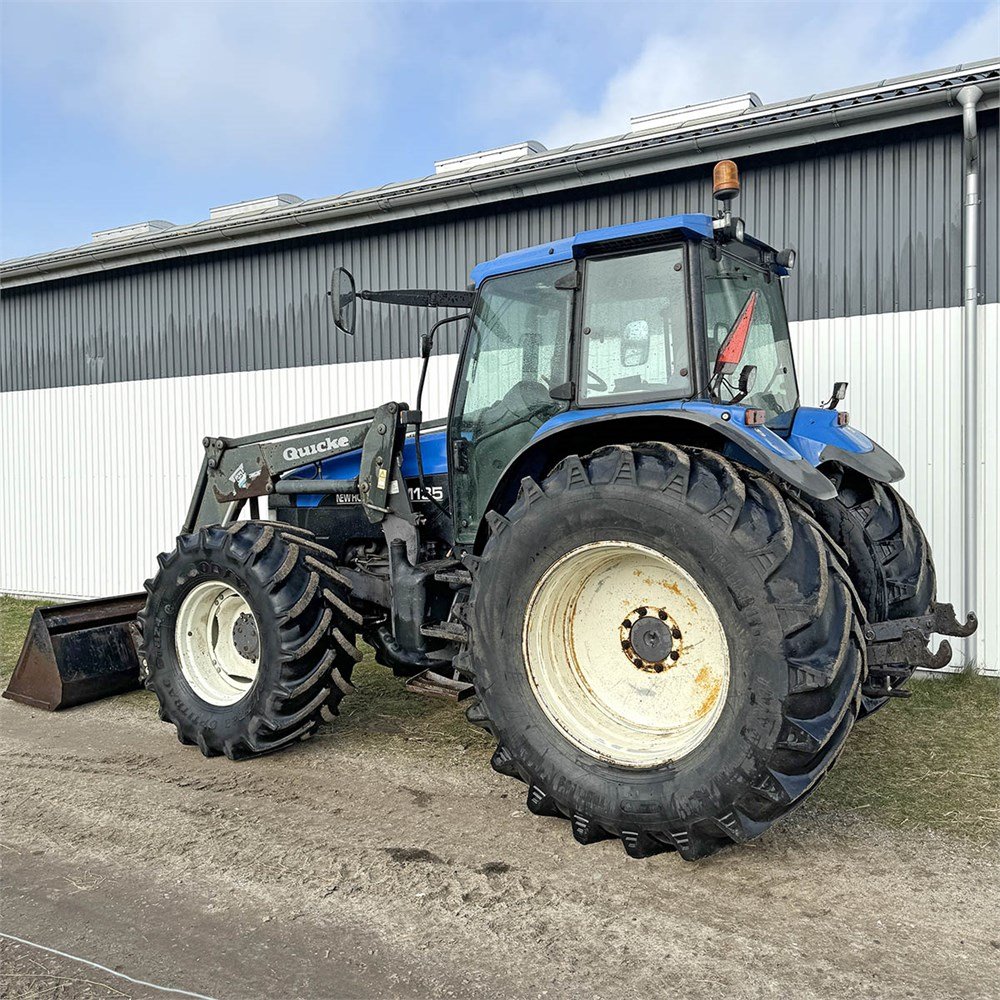 NEW HOLLAND TM135 21 new holland tm135 – 136 ch – 2001 – 8 946 h – chargeur frontal