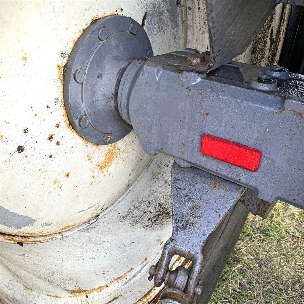 NEW HOLLAND TM135 22 new holland tm135 – 136 ch – 2001 – 8 946 h – chargeur frontal