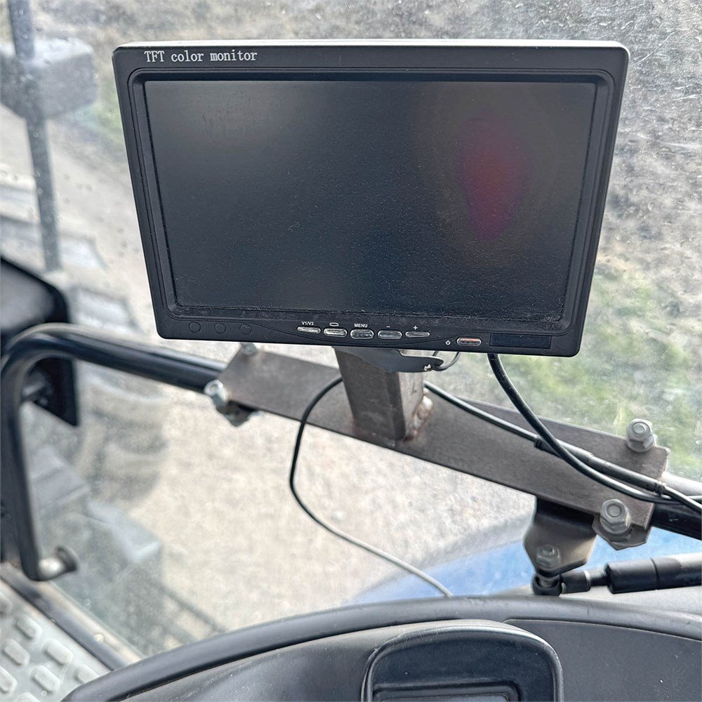 NEW HOLLAND TM135 24 new holland tm135 – 136 ch – 2001 – 8 946 h – chargeur frontal