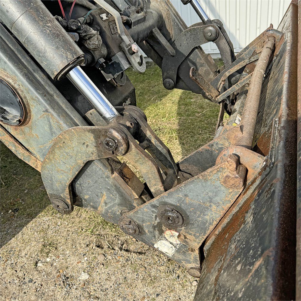 NEW HOLLAND TM135 29 new holland tm135 – 136 ch – 2001 – 8 946 h – chargeur frontal