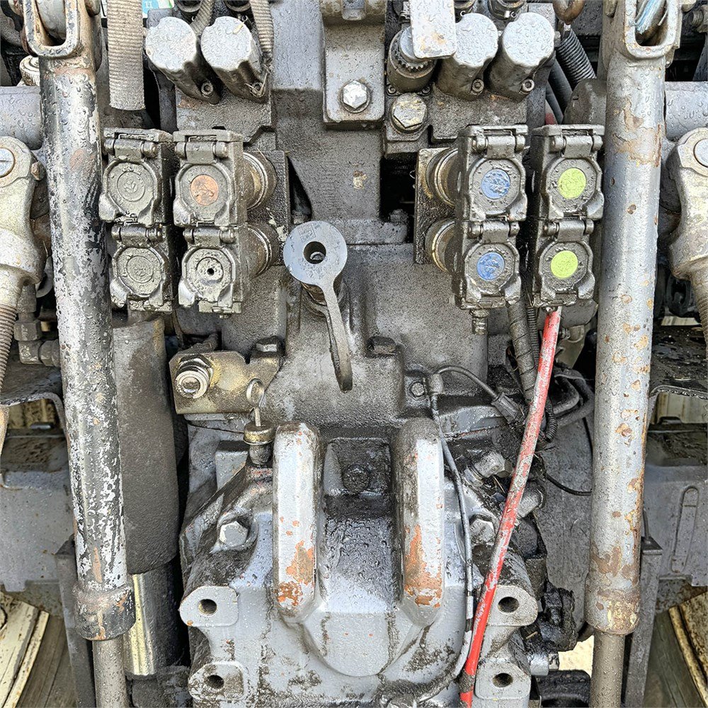 NEW HOLLAND TM135 30 new holland tm135 – 136 ch – 2001 – 8 946 h – chargeur frontal