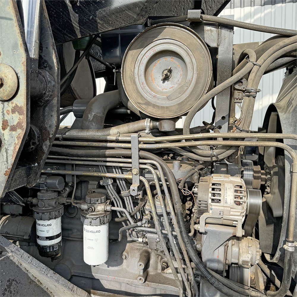 NEW HOLLAND TM135 36 new holland tm135 – 136 ch – 2001 – 8 946 h – chargeur frontal