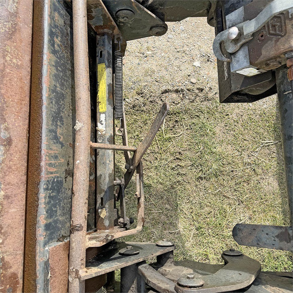 NEW HOLLAND TM135 39 new holland tm135 – 136 ch – 2001 – 8 946 h – chargeur frontal