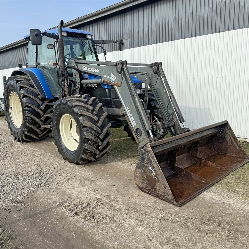 NEW HOLLAND TM135 8 new holland tm135 – 136 ch – 2001 – 8 946 h – chargeur frontal