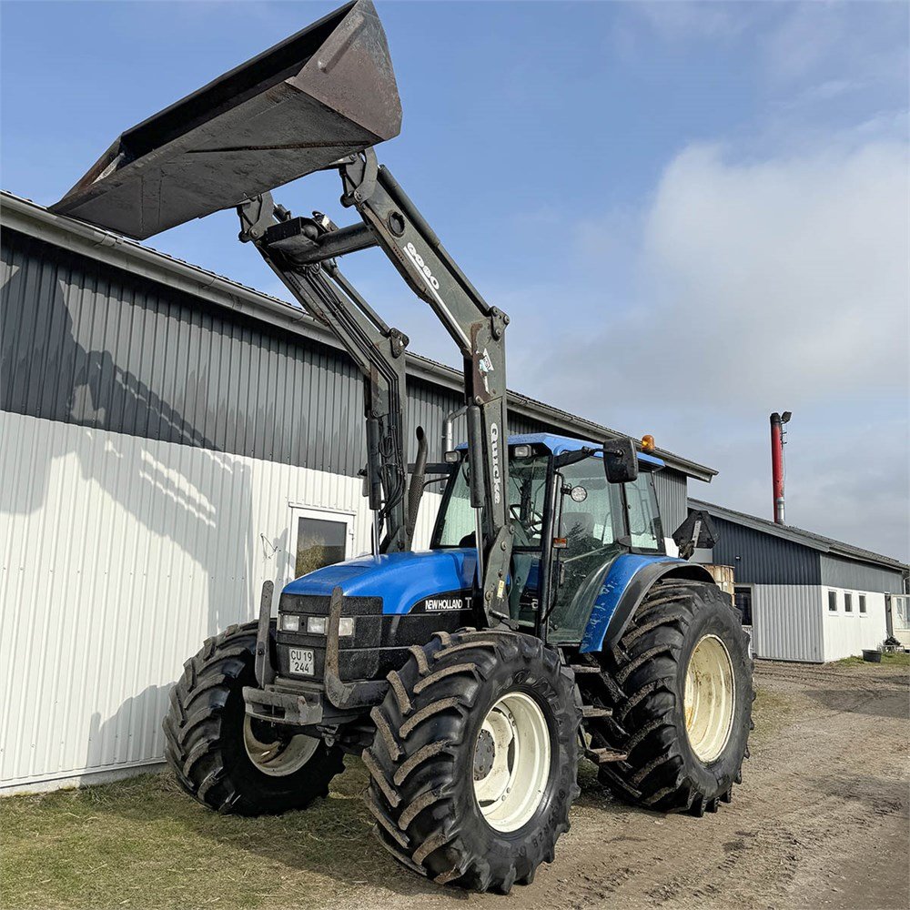 NEW HOLLAND TM135 9 new holland tm135 – 136 ch – 2001 – 8 946 h – chargeur frontal