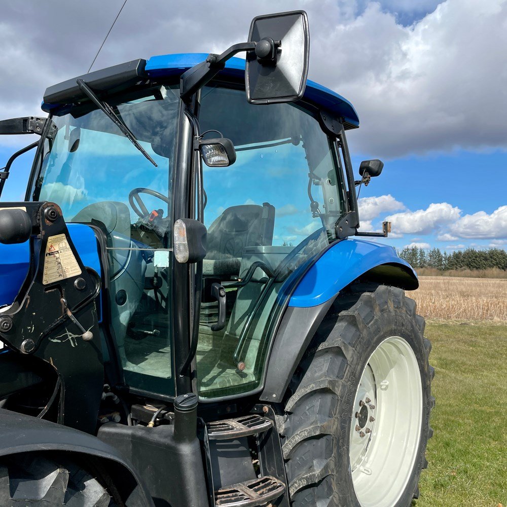 NEW HOLLAND TS100A 15 new holland ts100a – 101 ch – 2005 – 4t5 – 6 701 h – chargeur frontal
