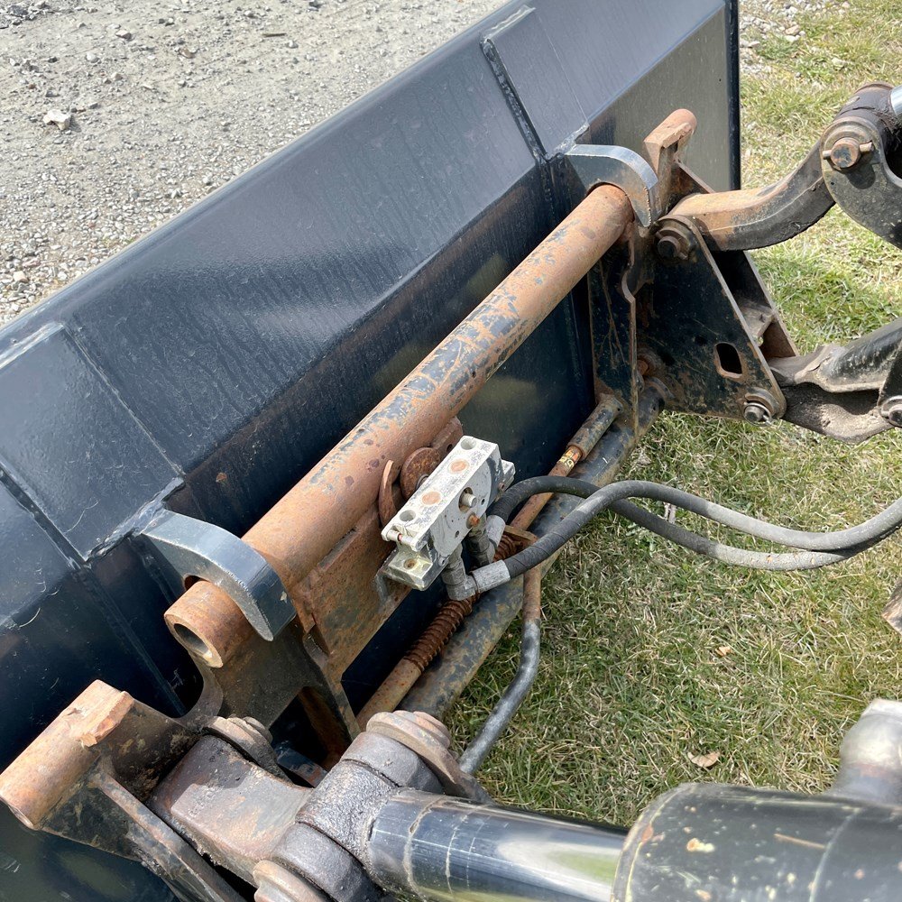 NEW HOLLAND TS100A 33 new holland ts100a – 101 ch – 2005 – 4t5 – 6 701 h – chargeur frontal