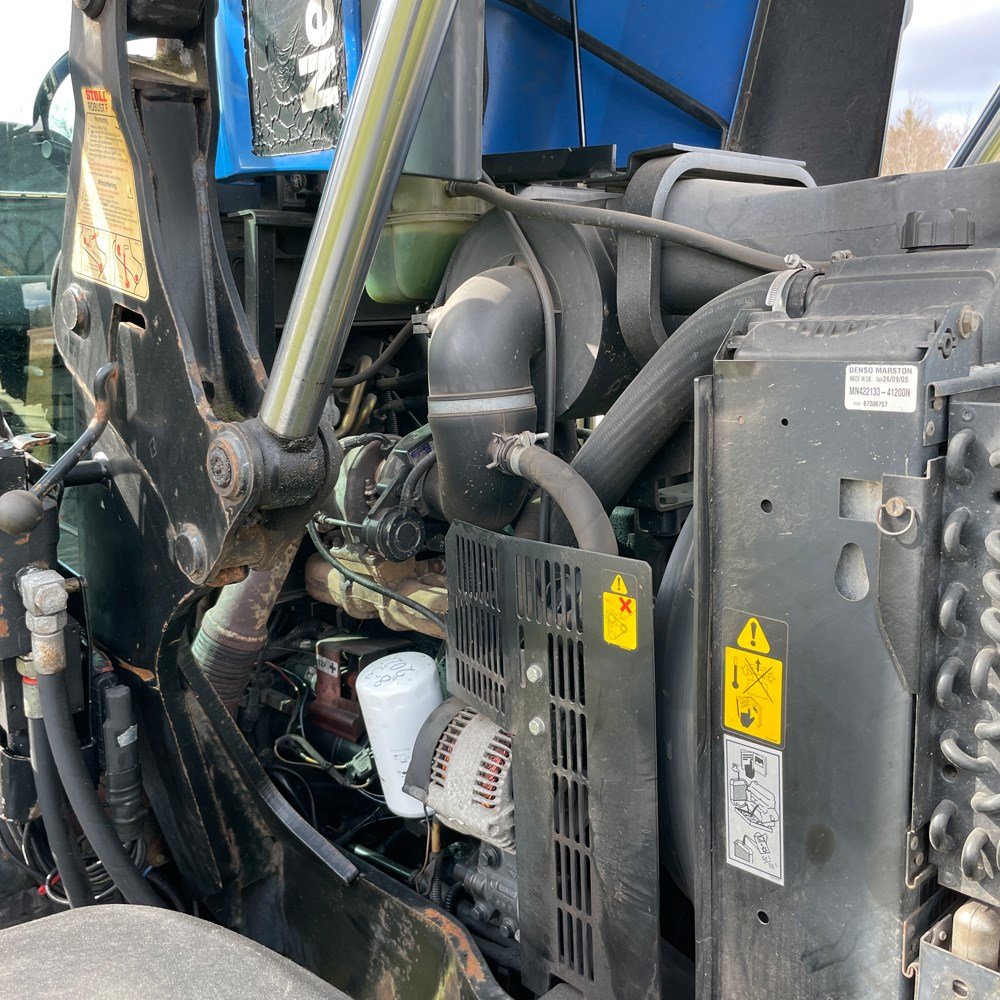 NEW HOLLAND TS100A 40 new holland ts100a – 101 ch – 2005 – 4t5 – 6 701 h – chargeur frontal