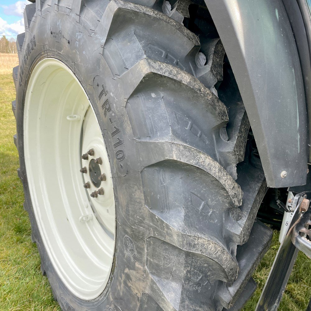 NEW HOLLAND TS100A 42 new holland ts100a – 101 ch – 2005 – 4t5 – 6 701 h – chargeur frontal