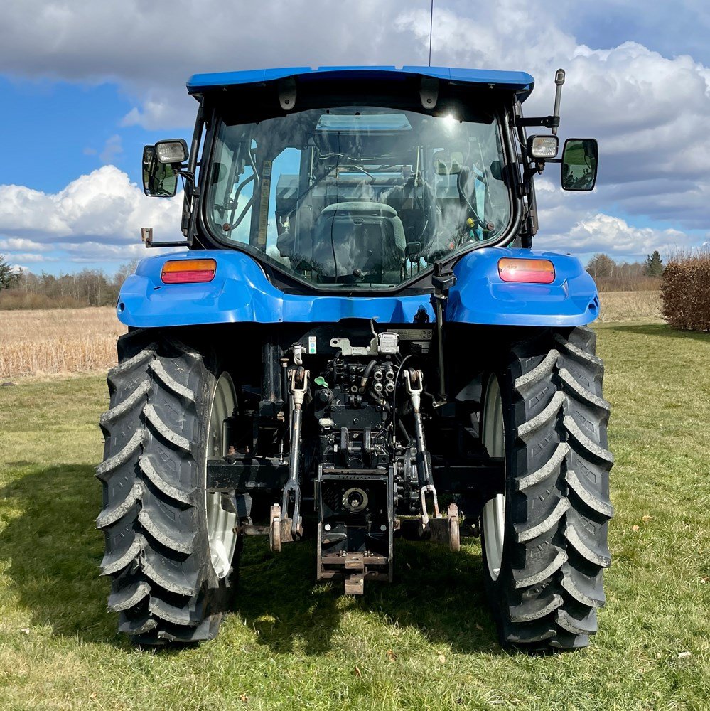 NEW HOLLAND TS100A 50 new holland ts100a – 101 ch – 2005 – 4t5 – 6 701 h – chargeur frontal