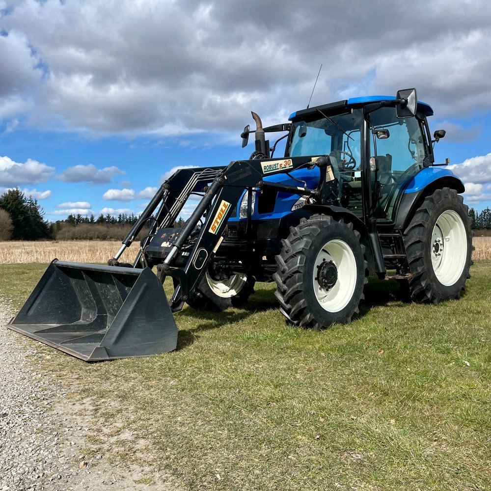 NEW HOLLAND TS100A 51 new holland ts100a – 101 ch – 2005 – 4t5 – 6 701 h – chargeur frontal