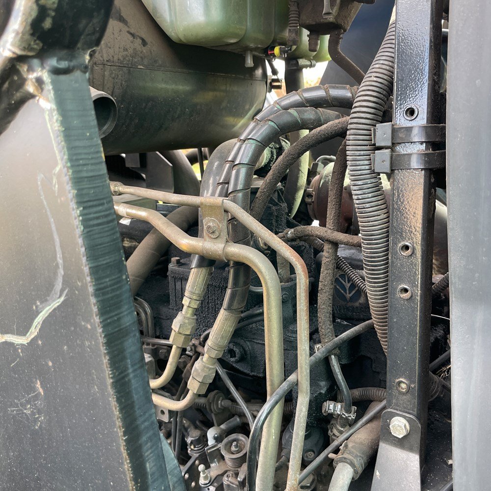 NEW HOLLAND TS100A 54 new holland ts100a – 101 ch – 2005 – 4t5 – 6 701 h – chargeur frontal