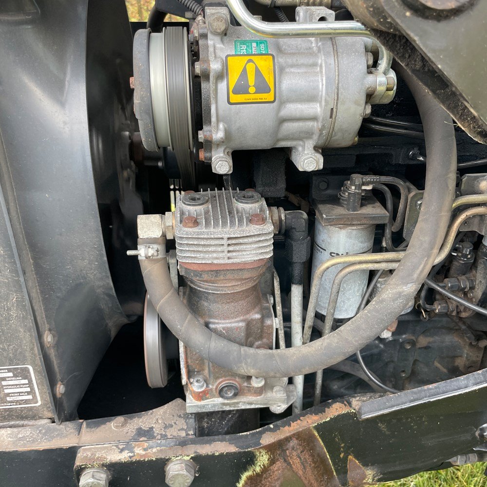 NEW HOLLAND TS100A 56 new holland ts100a – 101 ch – 2005 – 4t5 – 6 701 h – chargeur frontal