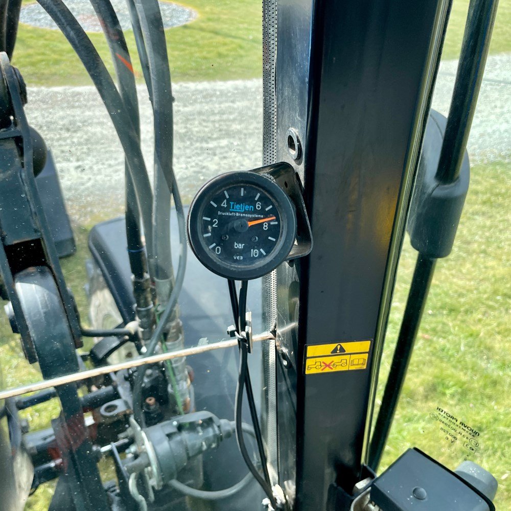 NEW HOLLAND TS100A 9 new holland ts100a – 101 ch – 2005 – 4t5 – 6 701 h – chargeur frontal