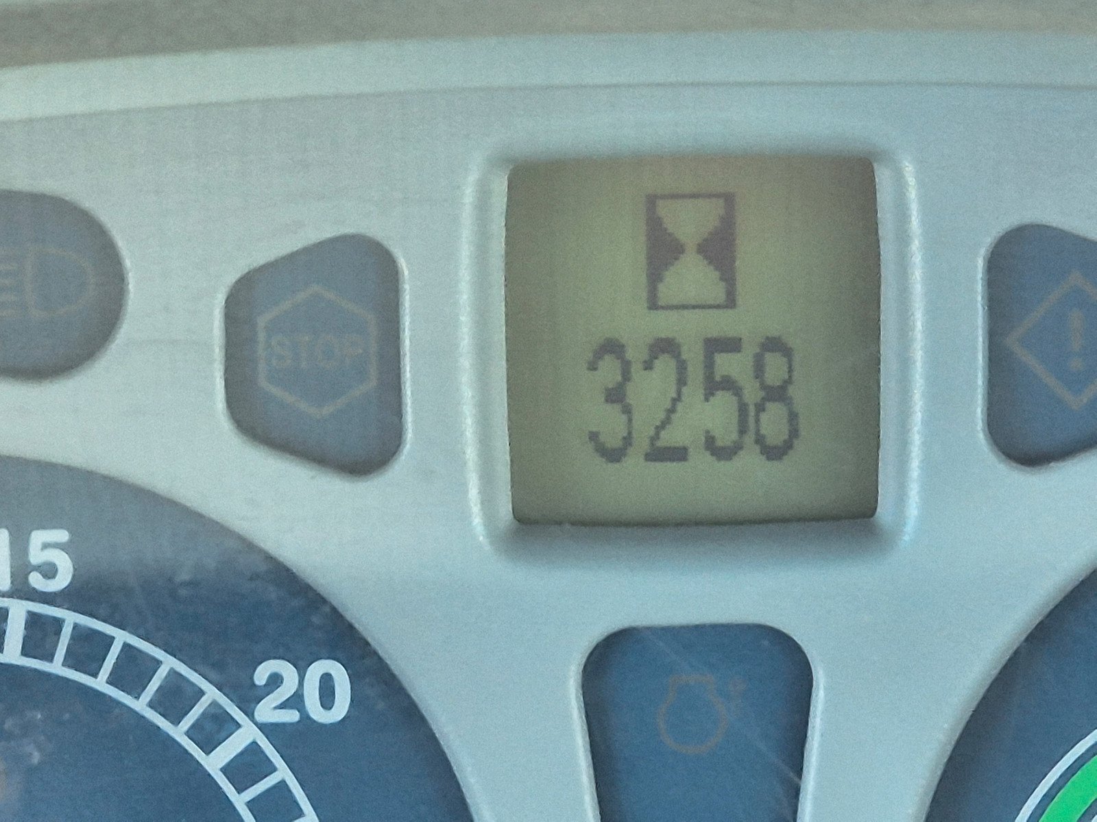 New Holland 6030 9 new holland 6030 117 ch 3 258 h 2008