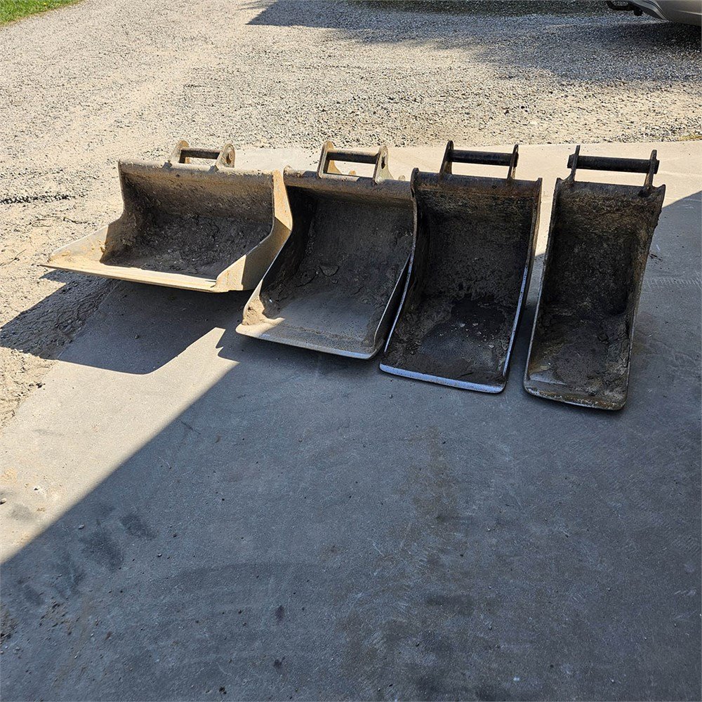 New Holland E39 B 6 new holland e39 b 4t 2 786 h 2015