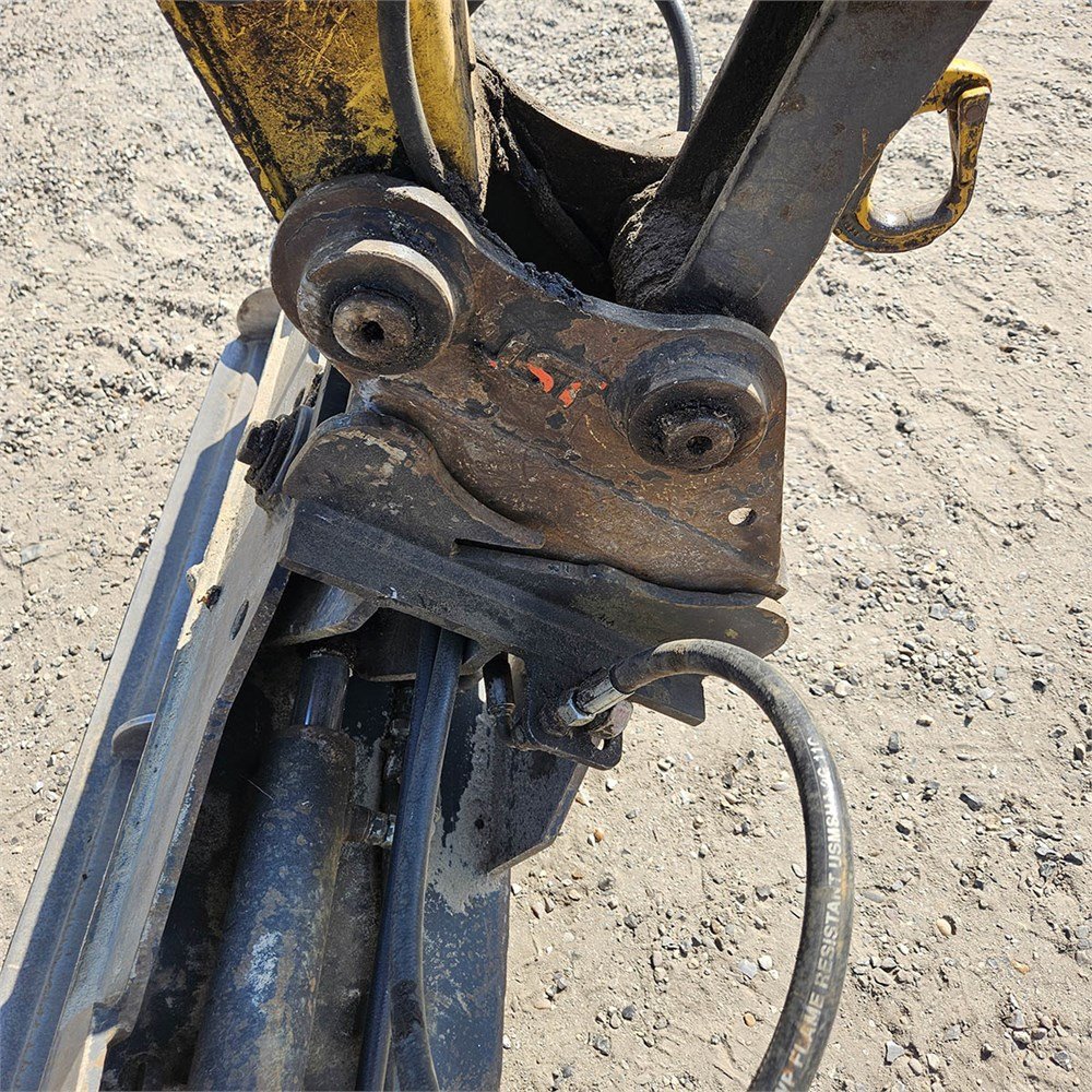 New Holland E39 B 7 new holland e39 b 4t 2 786 h 2015