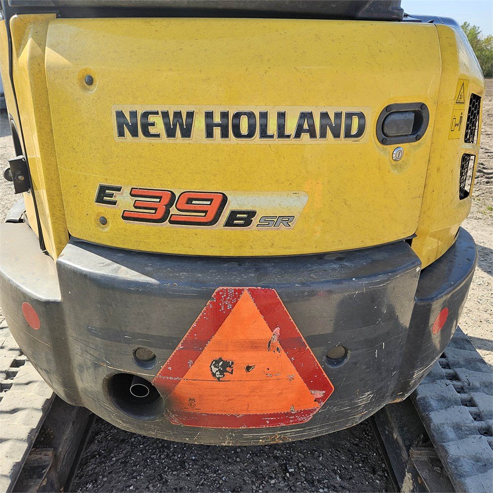 New Holland E39 B 9 new holland e39 b 4t 2 786 h 2015