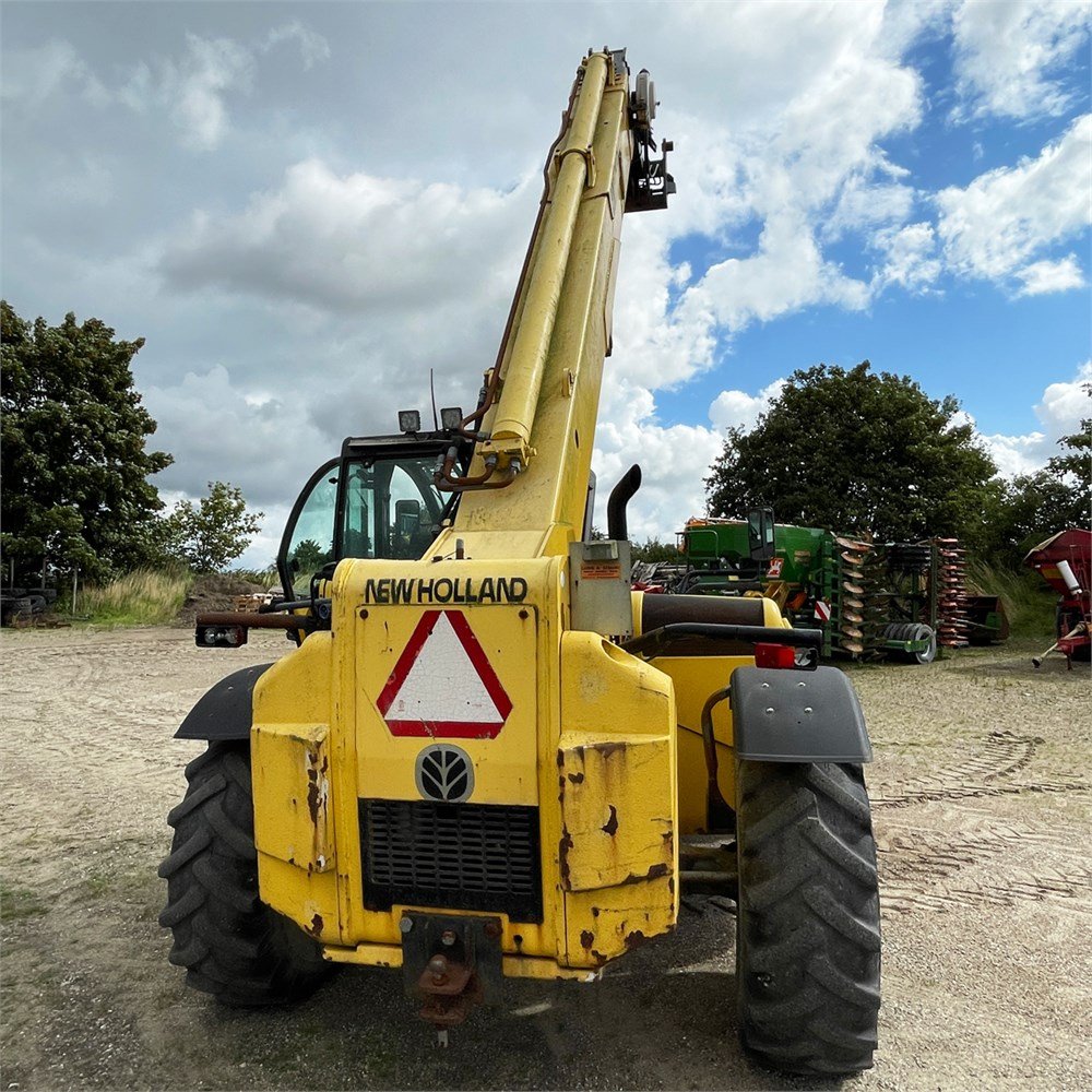 New Holland LM 1740 2 new holland lm 1740 – 17 m – 5 200 h – 2003