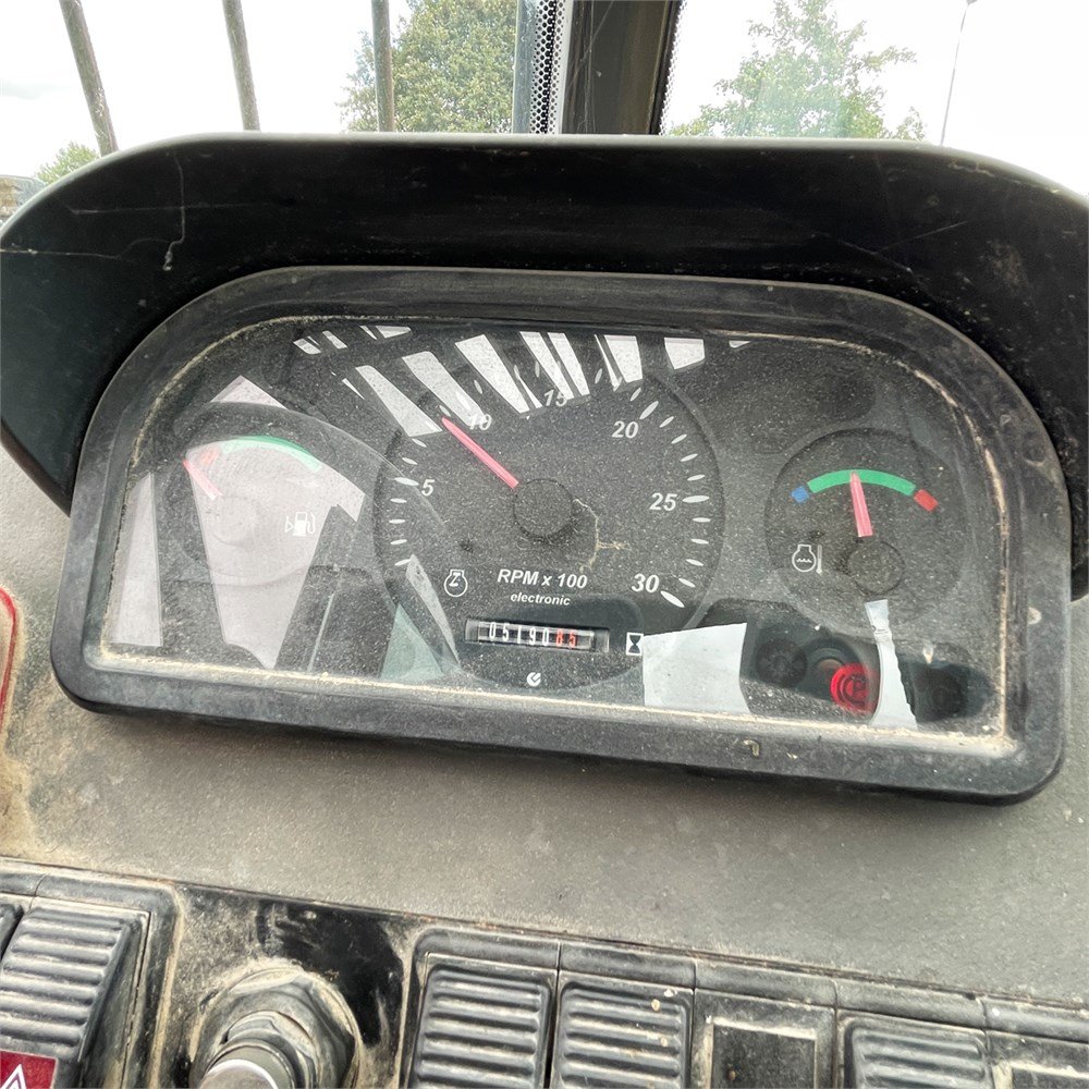 New Holland LM 1740 6 new holland lm 1740 – 17 m – 5 200 h – 2003