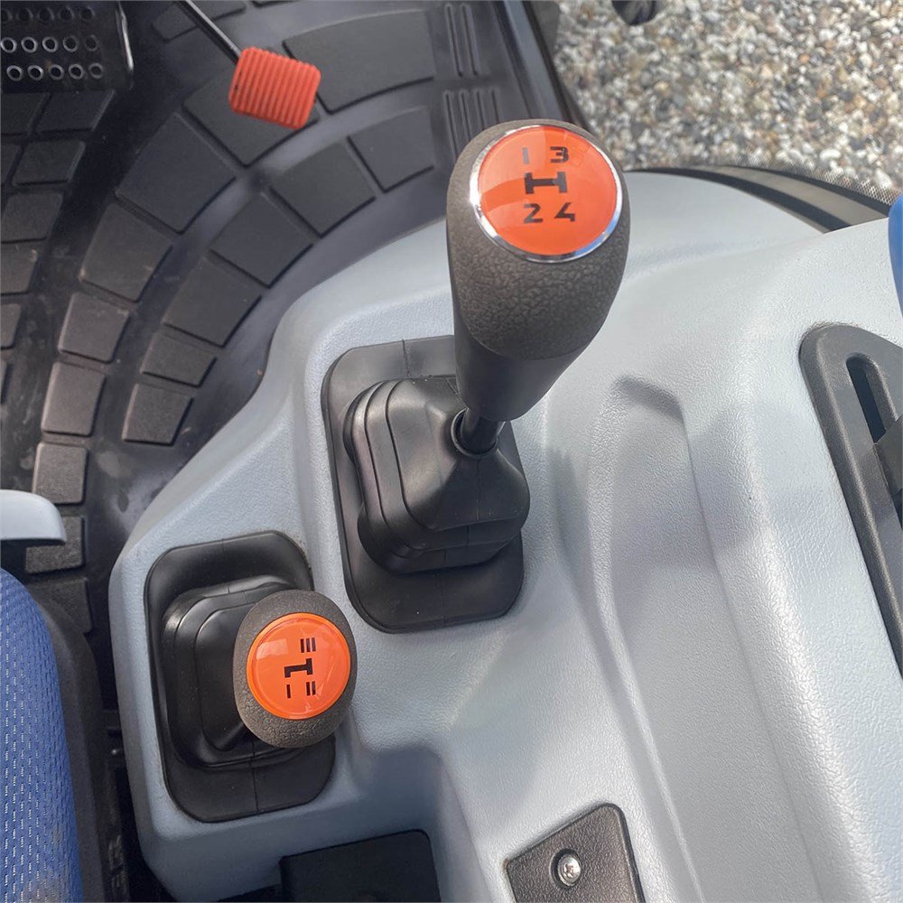 New Holland T4.75 S 26 new holland t4.75 s 75 ch 2018 346 h