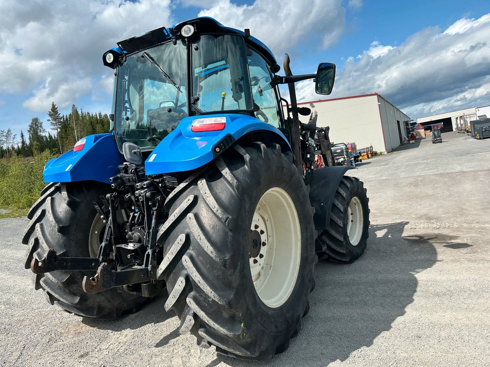 New Holland T5.115 4 new holland t5.115 – 115ch – 2 230 h – 2013