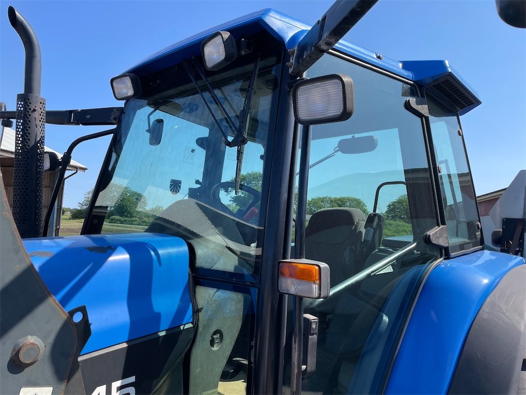 New Holland TM115 4WD 8 new holland tm115 4wd 106 ch 10 328 h 2002