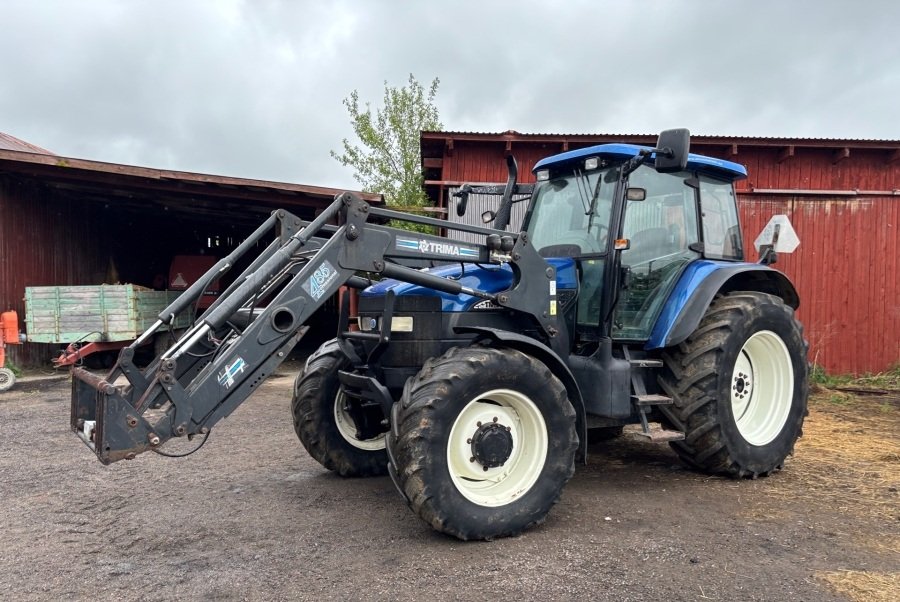 New Holland TM120 6 new holland tm120 122 ch 7 250 h 2003
