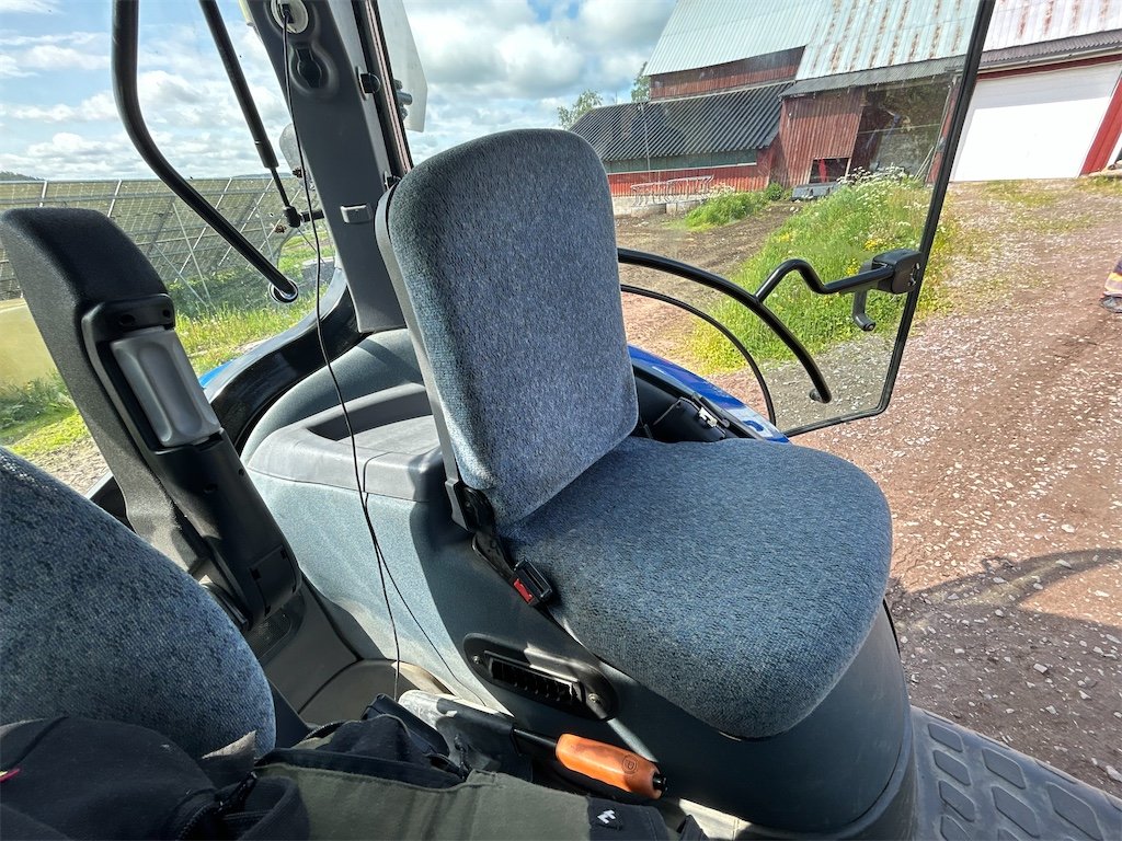 New Holland TS 100A 4WD 5 new holland ts 100a 4wd 101 ch 1 316 h 2005