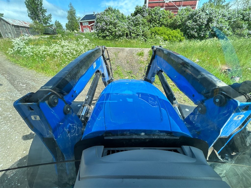 New Holland TS 100A 4WD 6 new holland ts 100a 4wd 101 ch 1 316 h 2005