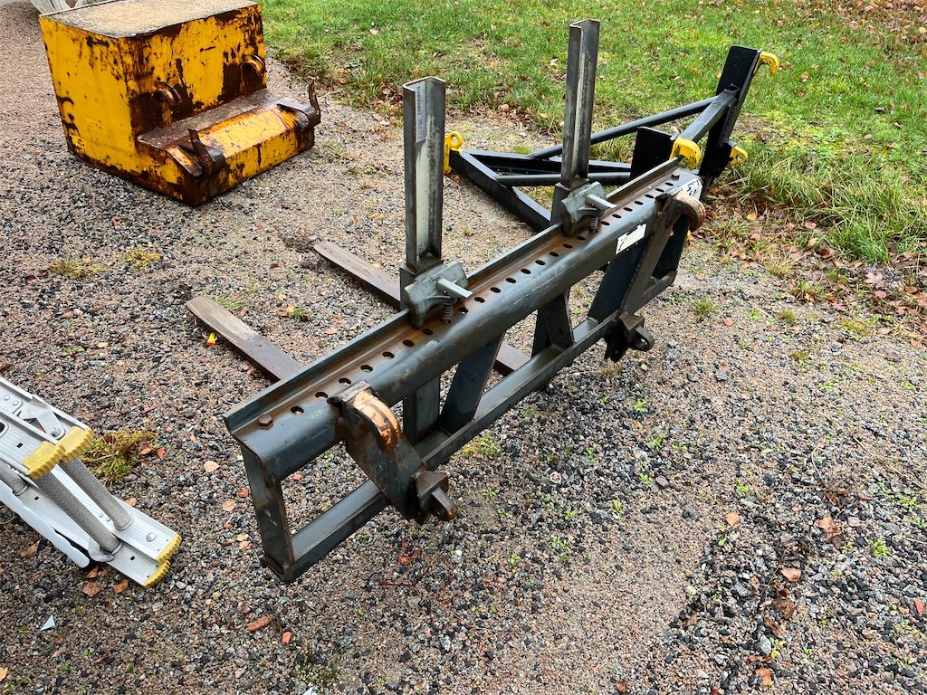 Valtra A75-4 12 valtra a75 4 – 75ch – 2006 – 2 849 h