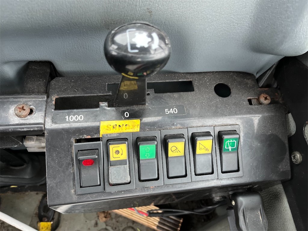 Valtra A75-4 52 valtra a75 4 – 75ch – 2006 – 2 849 h