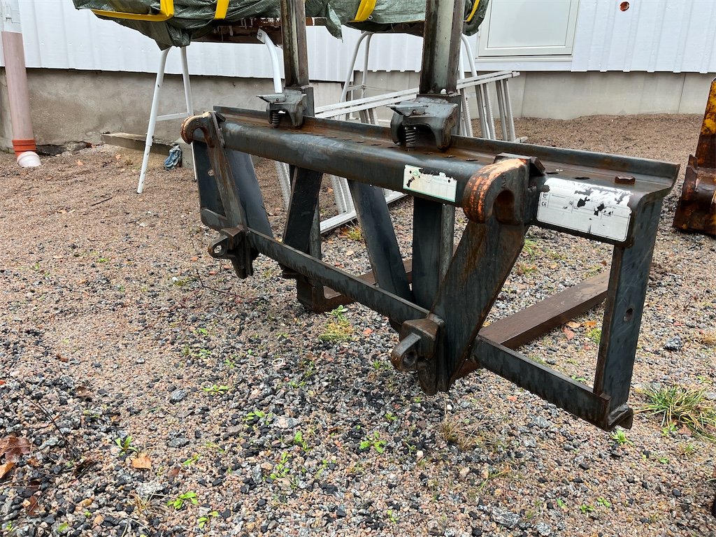 Valtra A75-4 72 valtra a75 4 – 75ch – 2006 – 2 849 h