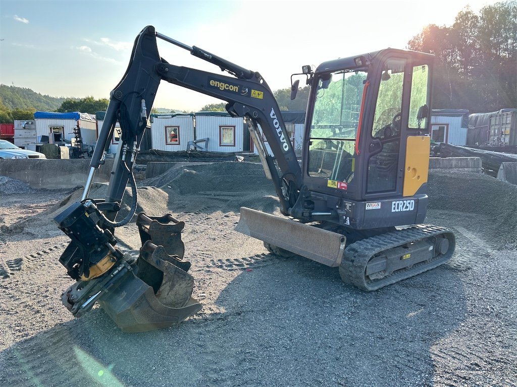 Volvo ECR25D 1 volvo ecr25d 2t5 833 h 2020