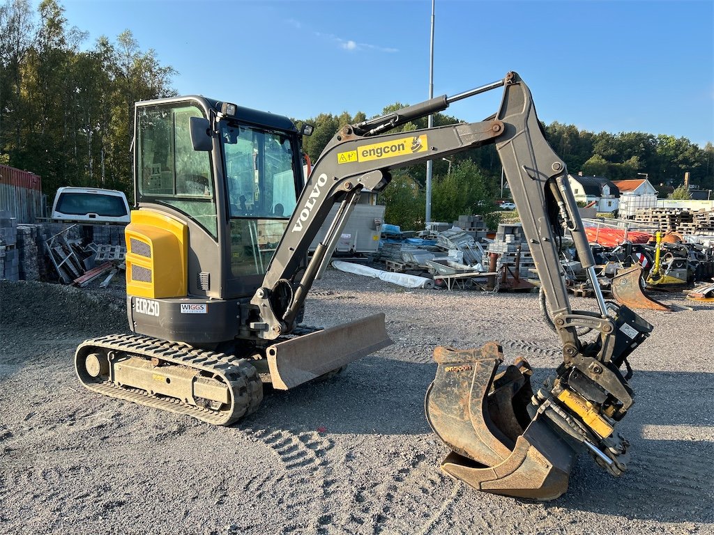 Volvo ECR25D 2 volvo ecr25d 2t5 833 h 2020