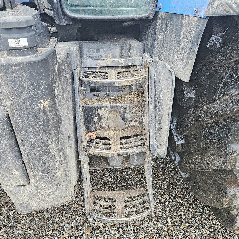 a0f12ec9-2ca5-4cf8-a8c1-d969ad6dfe27_largesize new holland t7.175 e1 – 155 ch – 2018 – 4 658 h