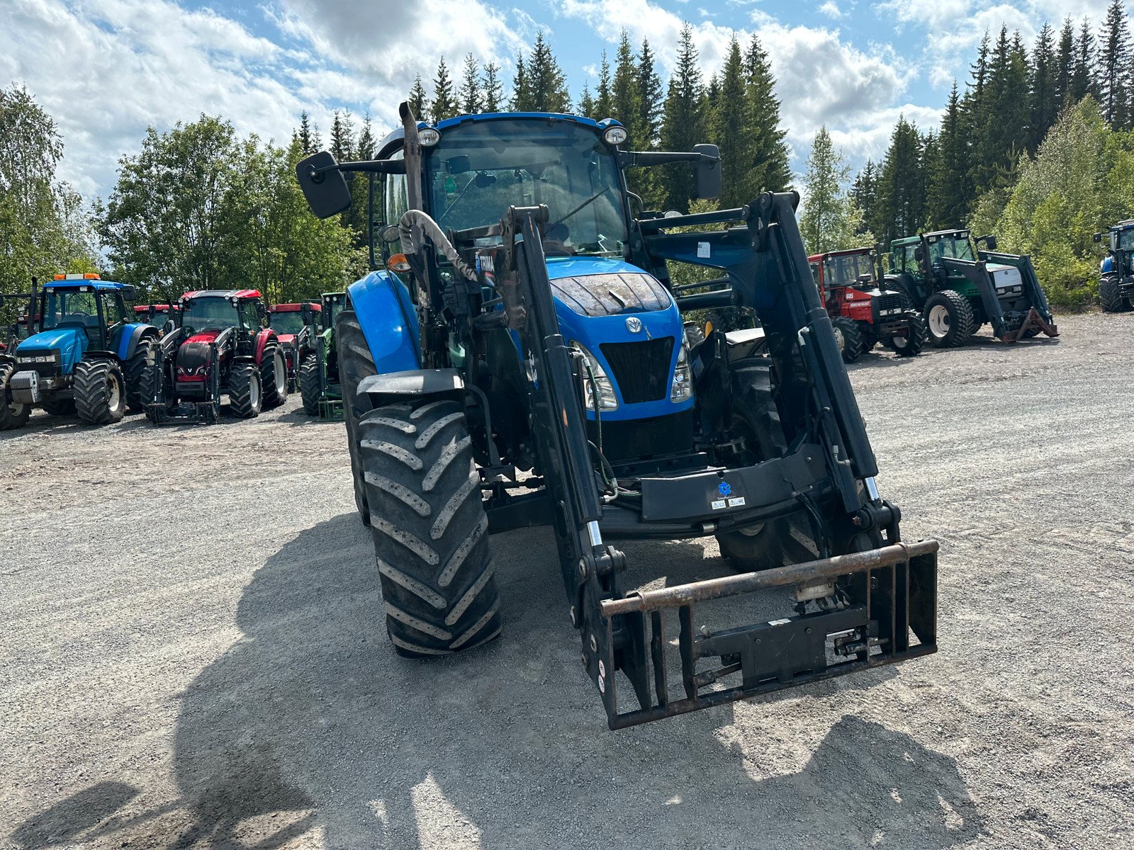 a243459d-610b-40ac-8d8d-dbe0fd2b8959 new holland t5.115 – 115ch – 2 230 h – 2013