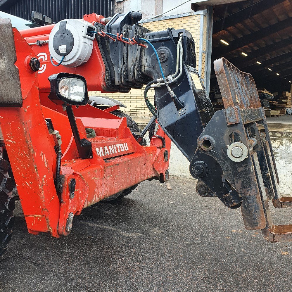 a6162ceb-833d-4d1c-8b0a-8bfeed69629c_largesize manitou mt 1840 – 18 m – 4 200 h – 2008 (télécommande + panier)