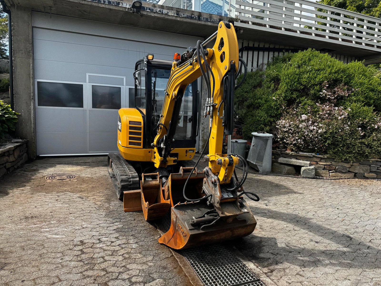 a732179a-4279-4d56-bffb-eef64eca8e7e caterpillar 302.7 2t7 5 786 h 2016