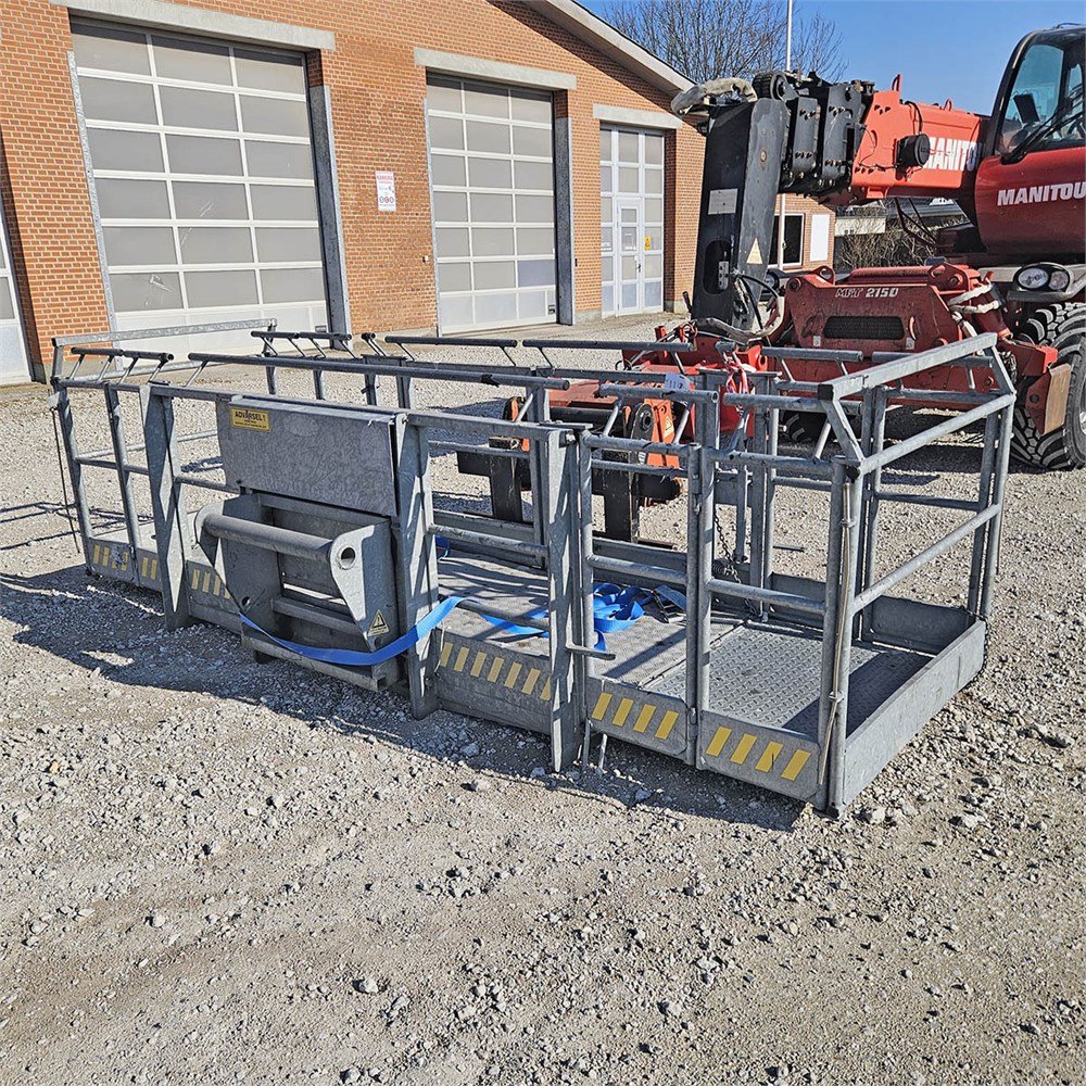 a747d511-b21f-42dc-80c1-9a2558cfec87_largesize manitou mrt 2150 turbo privilege 21 m 9 410 h 2010