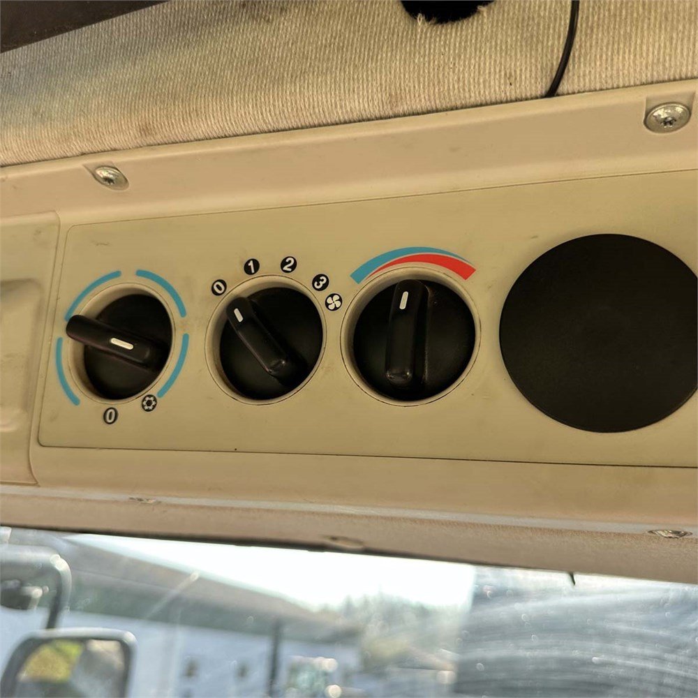 a8b0a057-4135-428c-8c0c-494e79a8f8b9_largesize massey ferguson 6615 dyna 6 – 150 ch – 2014 – 5 390 h