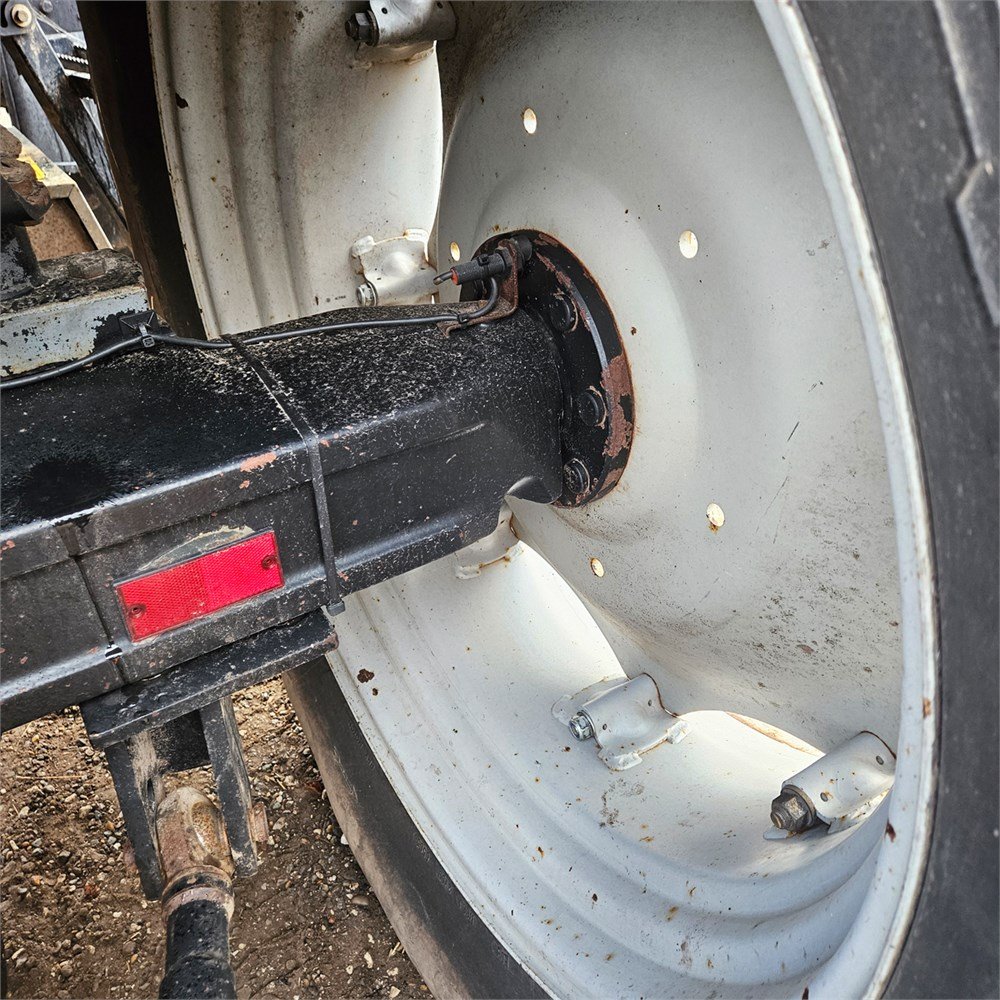 a98f44d0-740e-4b44-b2e3-e2b619741692_largesize massey ferguson 5465 – 109 ch – 5 715 h – 2005