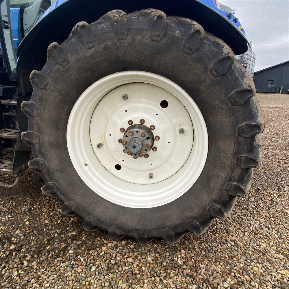 abc08dac-efbc-4305-8a9b-8a021e9ecff4_largesize new holland t7.220 – 167 ch – 2013 – 6 308 h